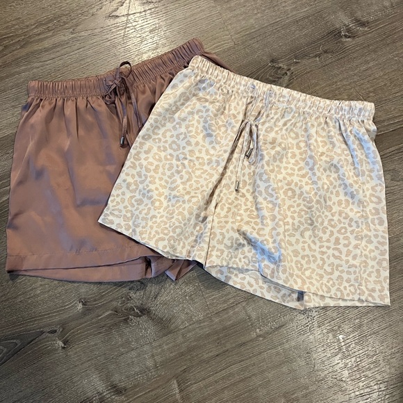 Tahari Women's Lounge Shorts - Mauve and Leopard Print - Picture 1 of 8